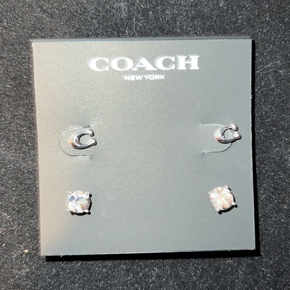 Coach - two pair “C” Earrings + crystal stone earrings. - Picture 4 of 4